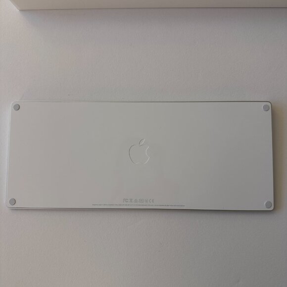 Apple Keyboard - Picture 3 of 8